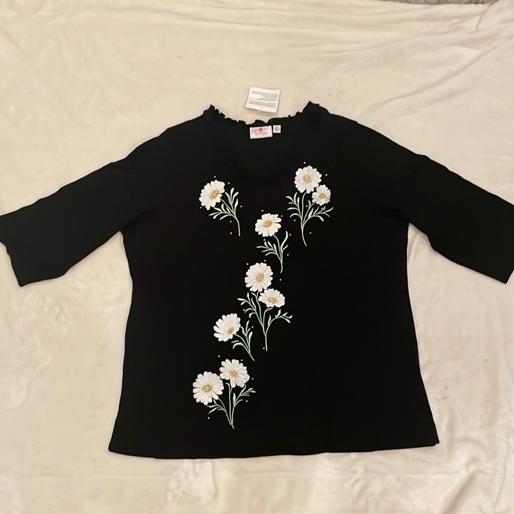 NWT Black Flower Top